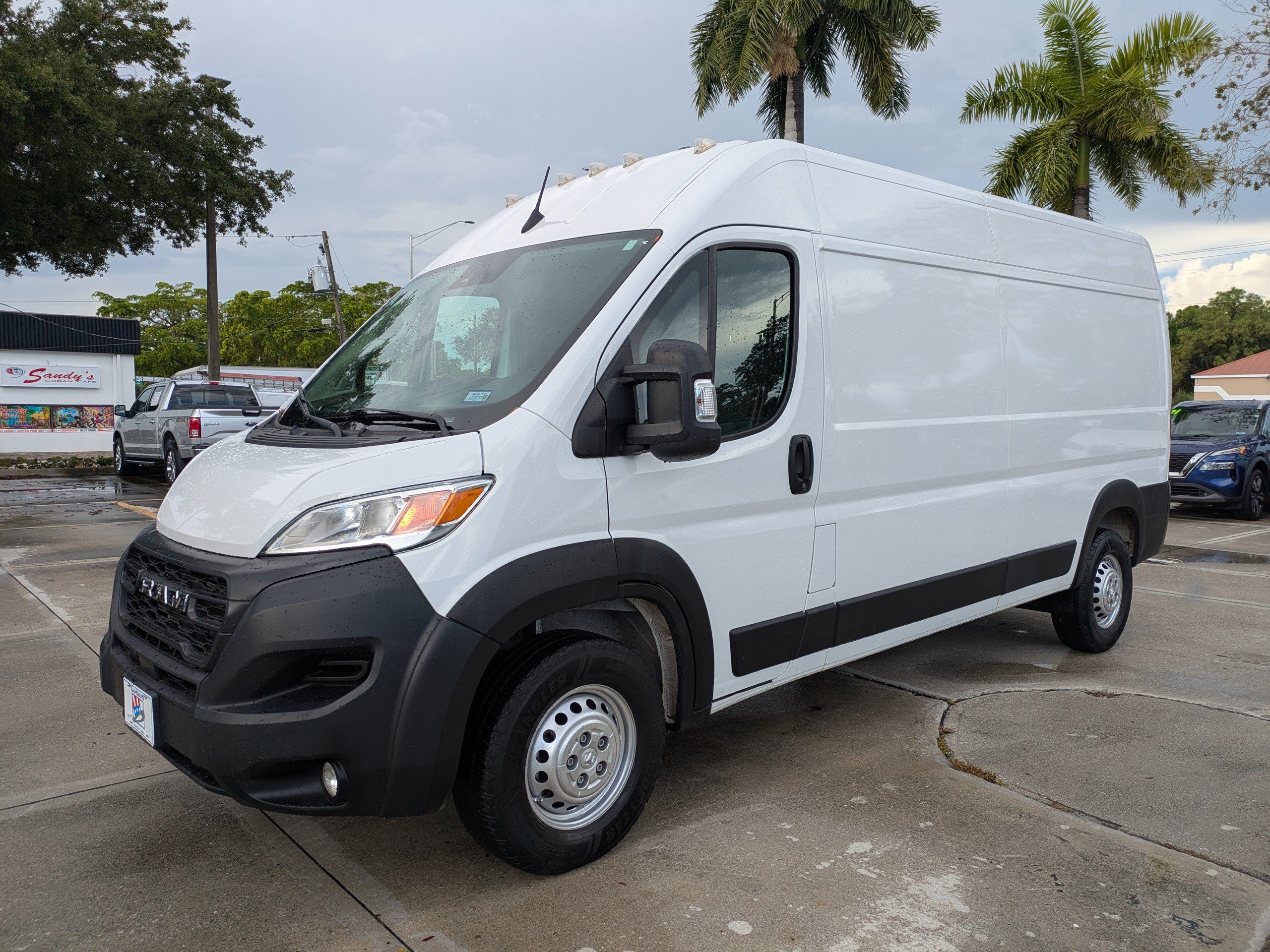 Used 2024 RAM ProMaster 2500 w/ Convenience Group FWD image 7