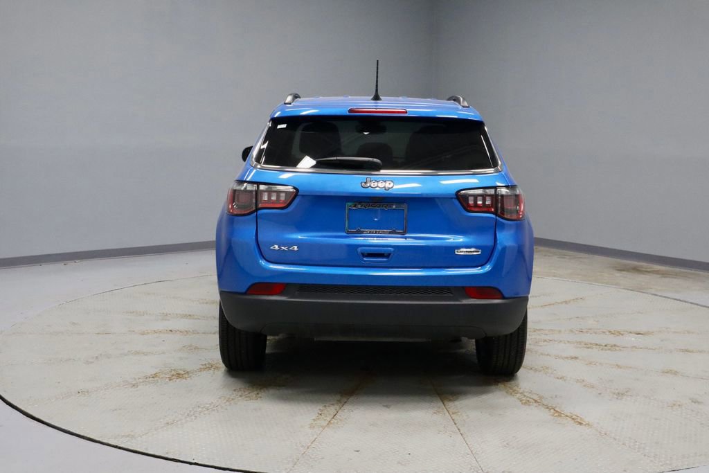 Used 2024 Jeep Compass Latitude AWD/4WD image 4