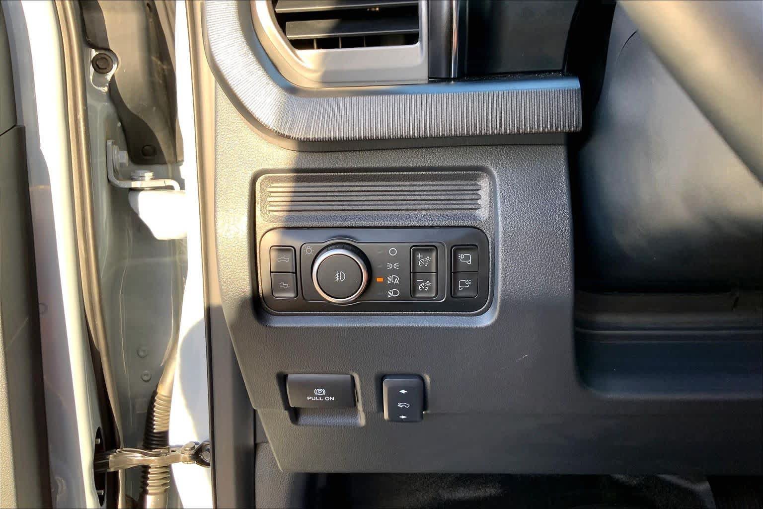 Certified 2025 Ford F250 Platinum AWD/4WD image 35