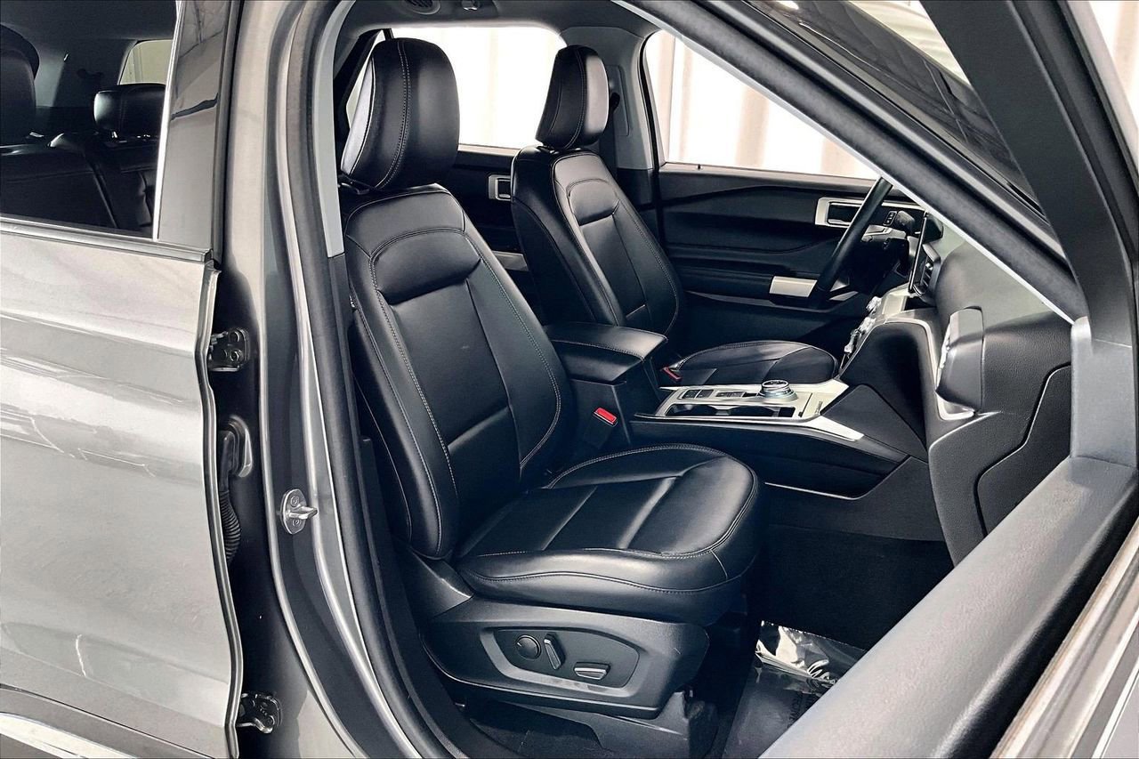 Certified 2023 Ford Explorer XLT w/ Equipment Group 202A image 10