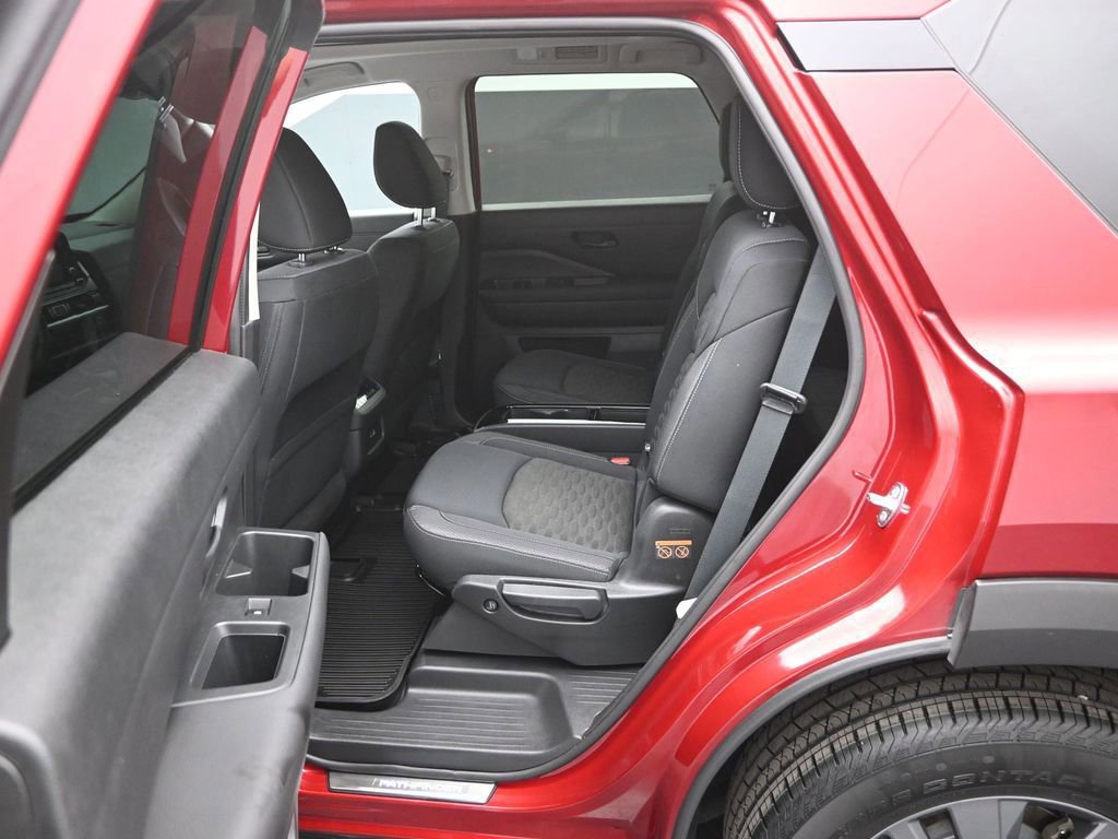 Used 2023 Nissan Pathfinder SV w/ SV Premium Package image 46