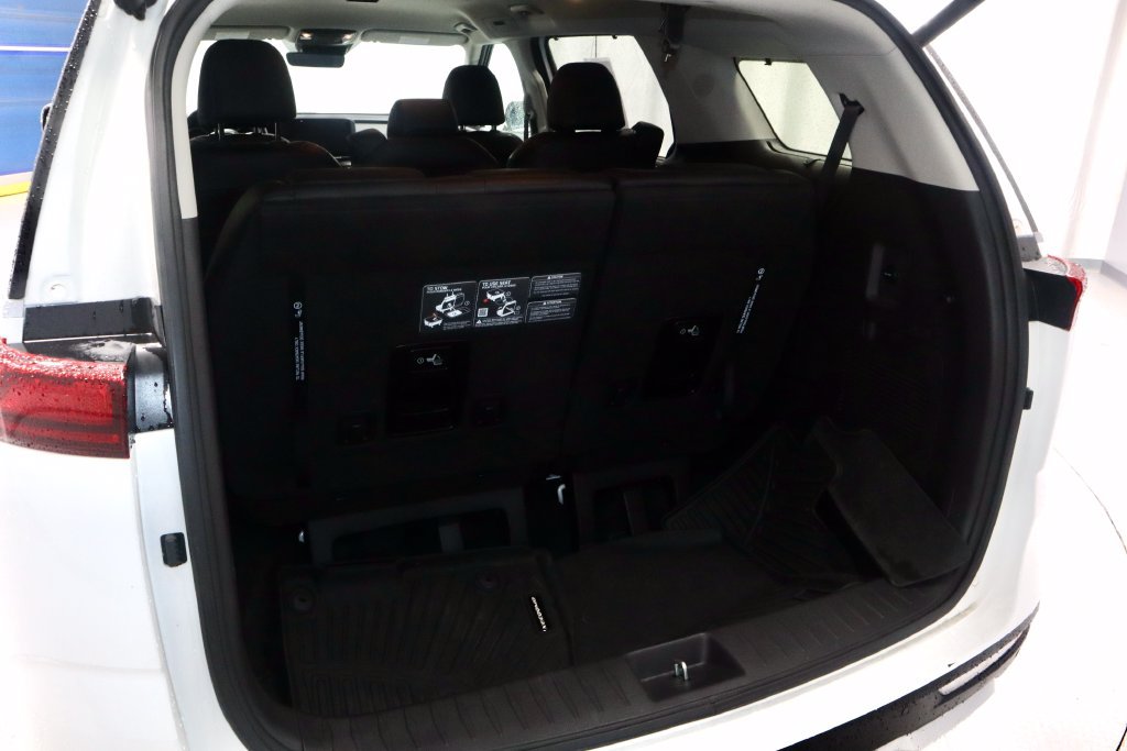 Used 2024 Kia Carnival EX FWD image 13