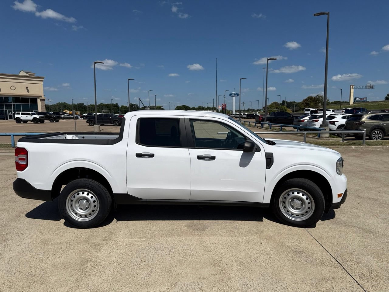 Certified 2022 Ford Maverick XL FWD image 18