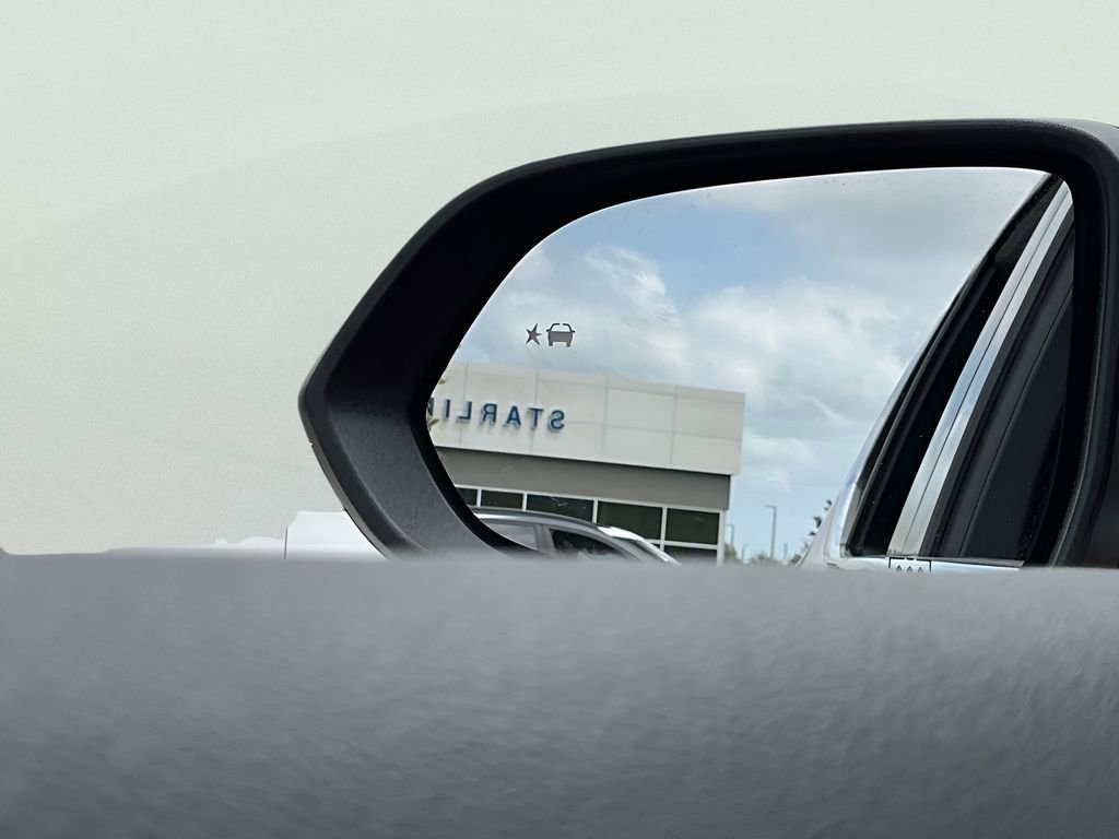 Used 2025 Chevrolet Equinox EV LT w/ Convenience Package image 37