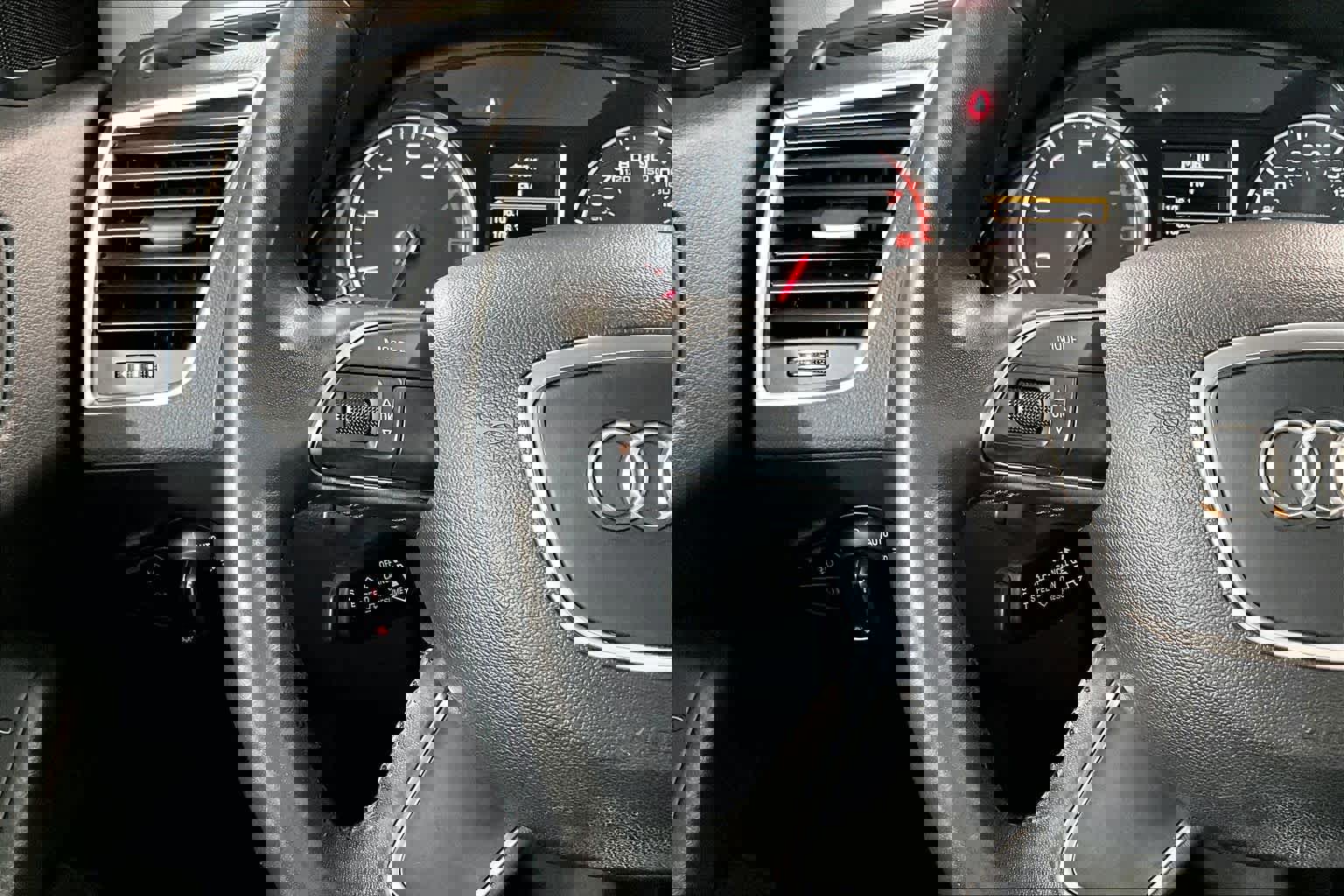 Used 2017 Audi Q5 2.0T Premium w/ Audi MMI Navigation Plus image 24