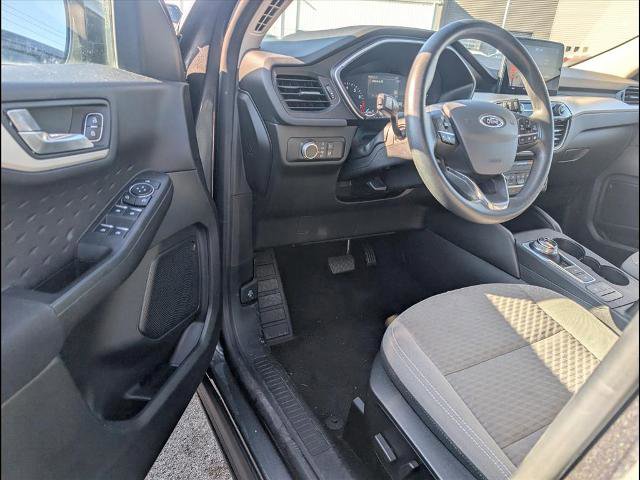Certified 2020 Ford Escape SE image 6