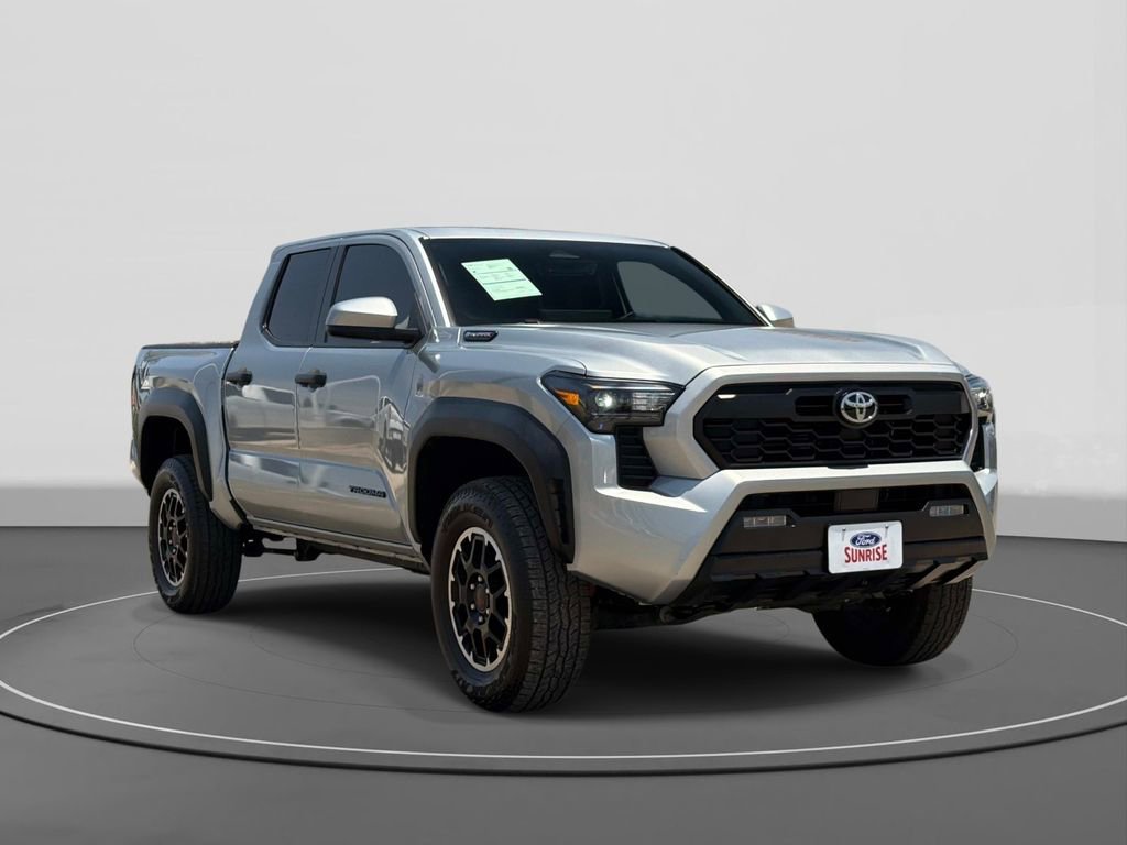 Used 2025 Toyota Tacoma TRD Off-Road AWD/4WD image 4