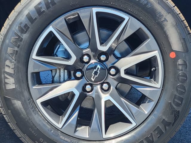 Used 2021 Chevrolet Suburban Z71 AWD/4WD image 16