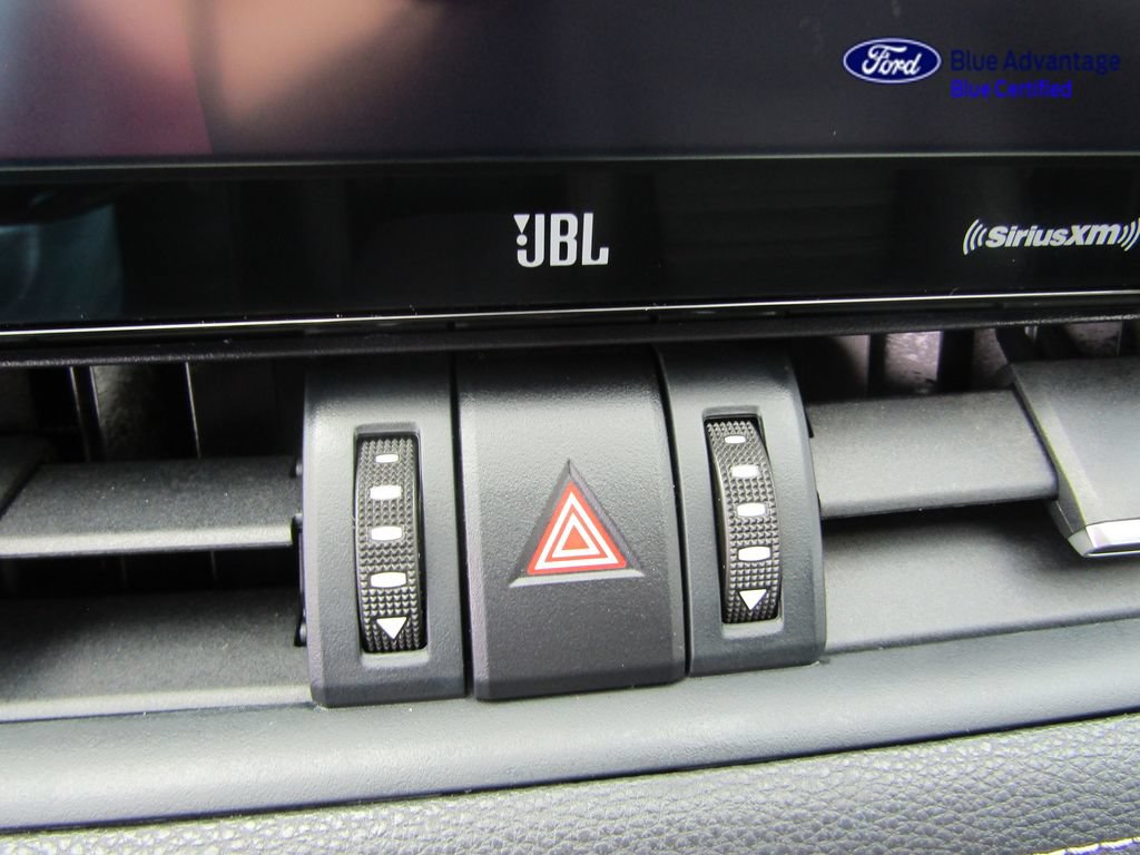 Used 2022 Toyota RAV4 Limited AWD/4WD image 44