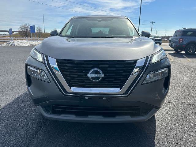 Used 2023 Nissan Rogue SV image 3