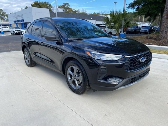 Certified 2025 Ford Escape ST-Line image 2