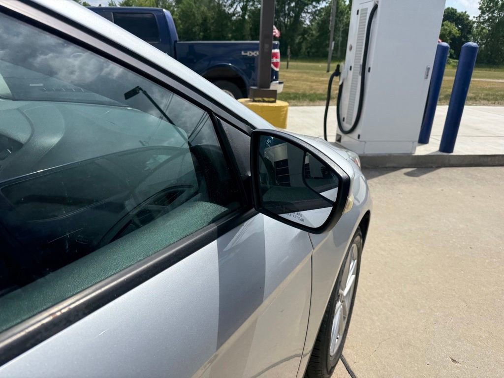 Certified 2017 Ford Focus SE FWD image 13