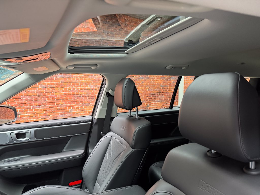 Used 2025 Hyundai Santa Fe XRT AWD/4WD image 3