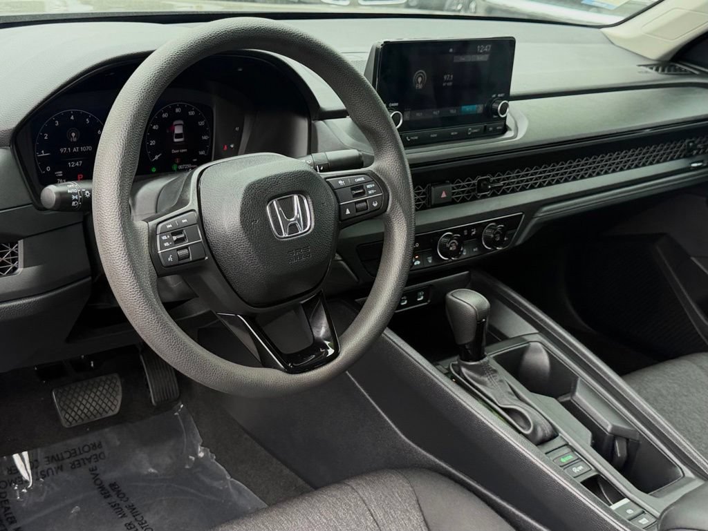 Used 2025 Honda Accord LX image 31