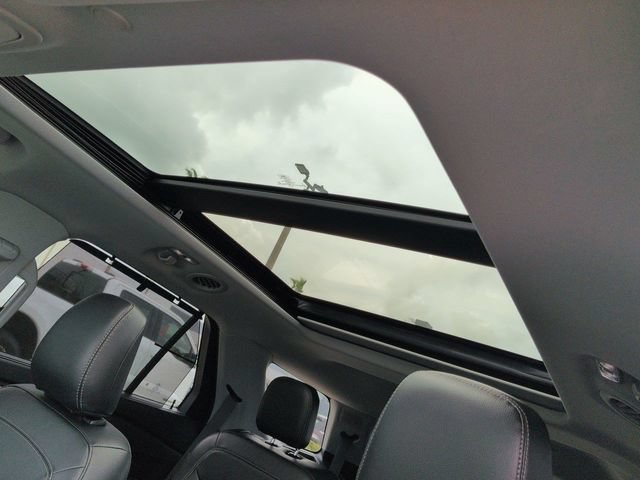 Certified 2022 Ford Explorer Limited w/ Limited Technology Package RWD image 20
