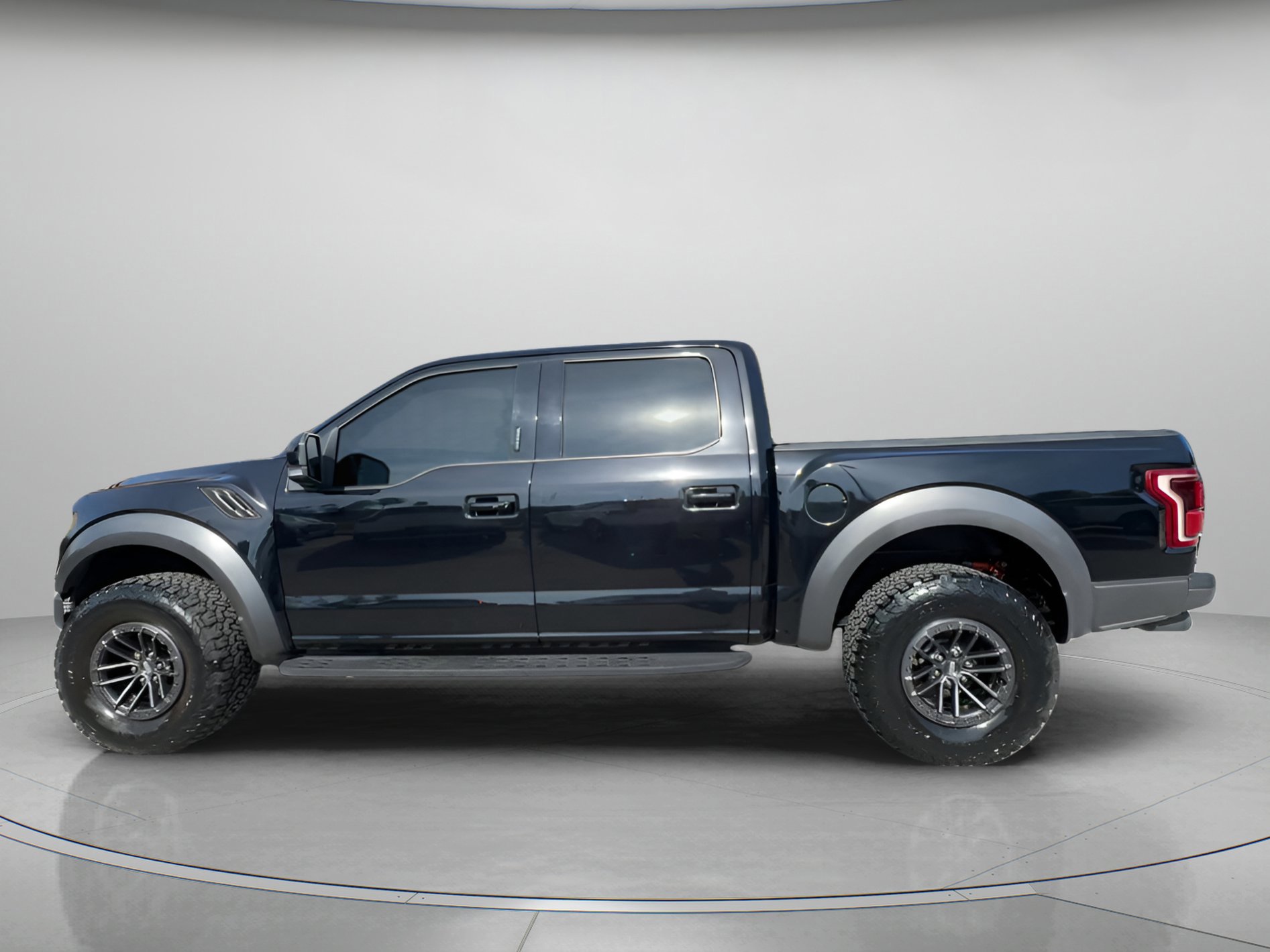 Certified 2020 Ford F150 Raptor w/ Equipment Group 802A Luxury image 10