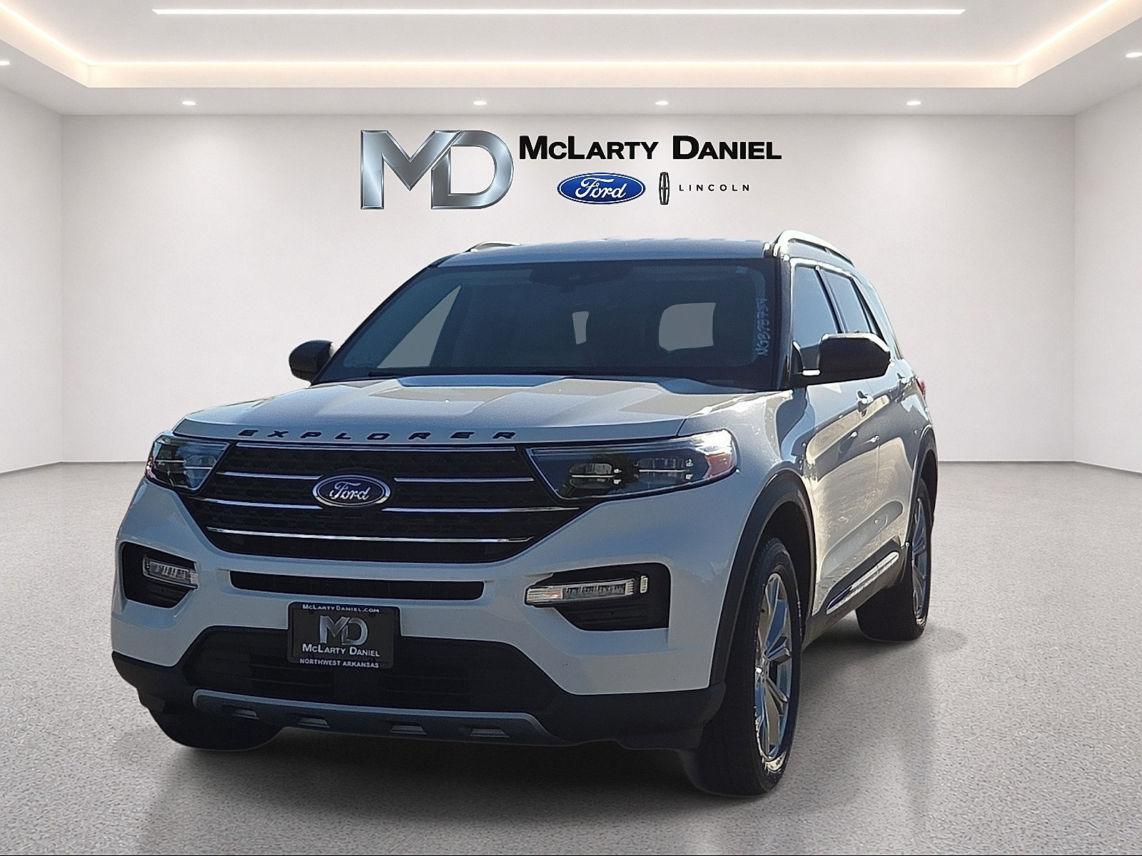 Certified 2022 Ford Explorer XLT w/ Equipment Group 202A AWD/4WD image 2