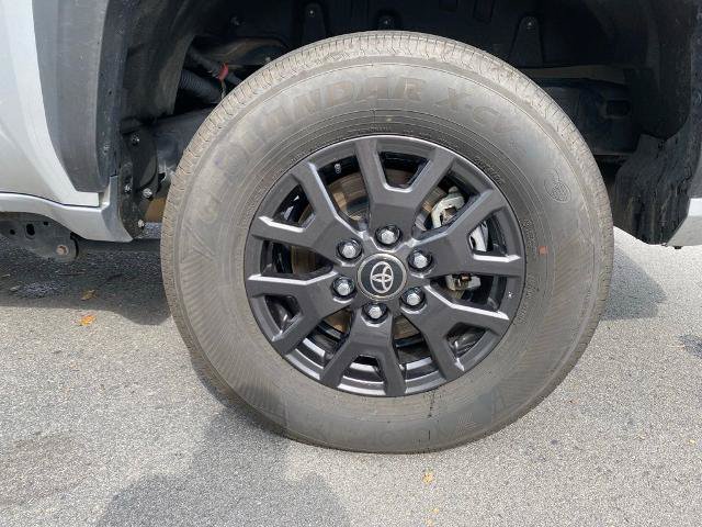 Used 2025 Toyota 4Runner SR5 AWD/4WD image 30