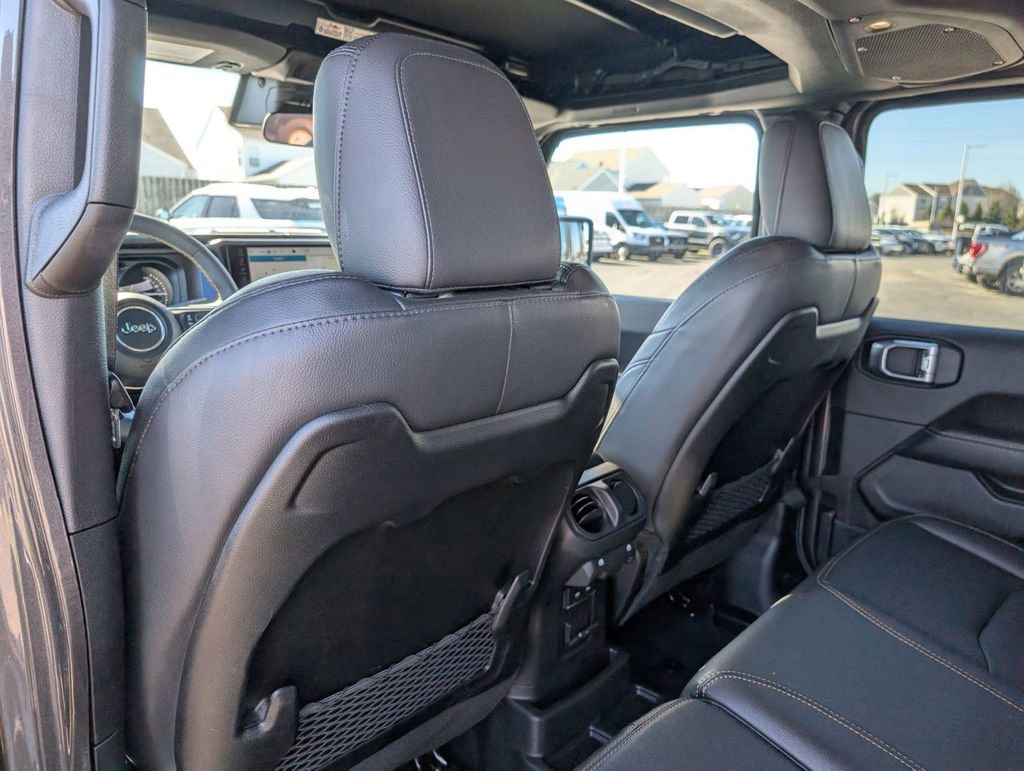 Used 2024 Jeep Wrangler Unlimited Sahara image 40