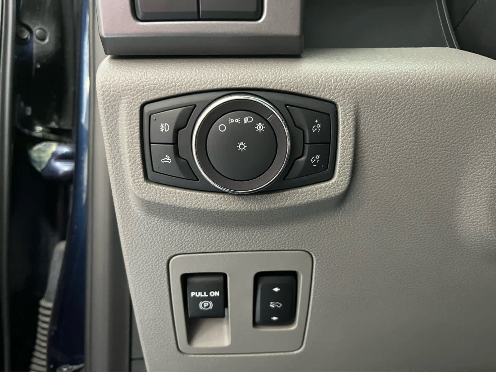 Certified 2019 Ford F150 XLT w/ Equipment Group 302A Luxury AWD/4WD image 35
