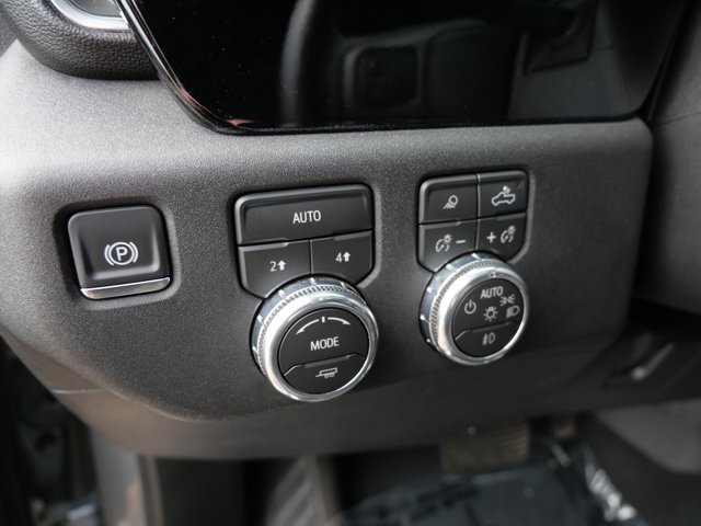 Used 2026 GMC Sierra 1500 SLT AWD/4WD image 18