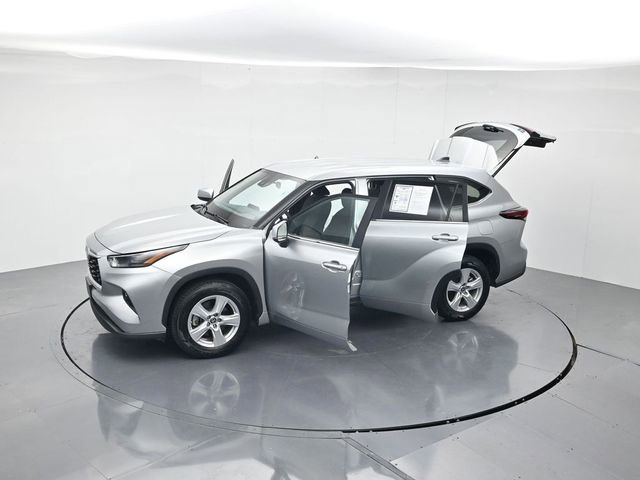 Used 2024 Toyota Highlander LE image 47