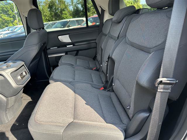 Certified 2025 Ford Expedition Active AWD/4WD image 17