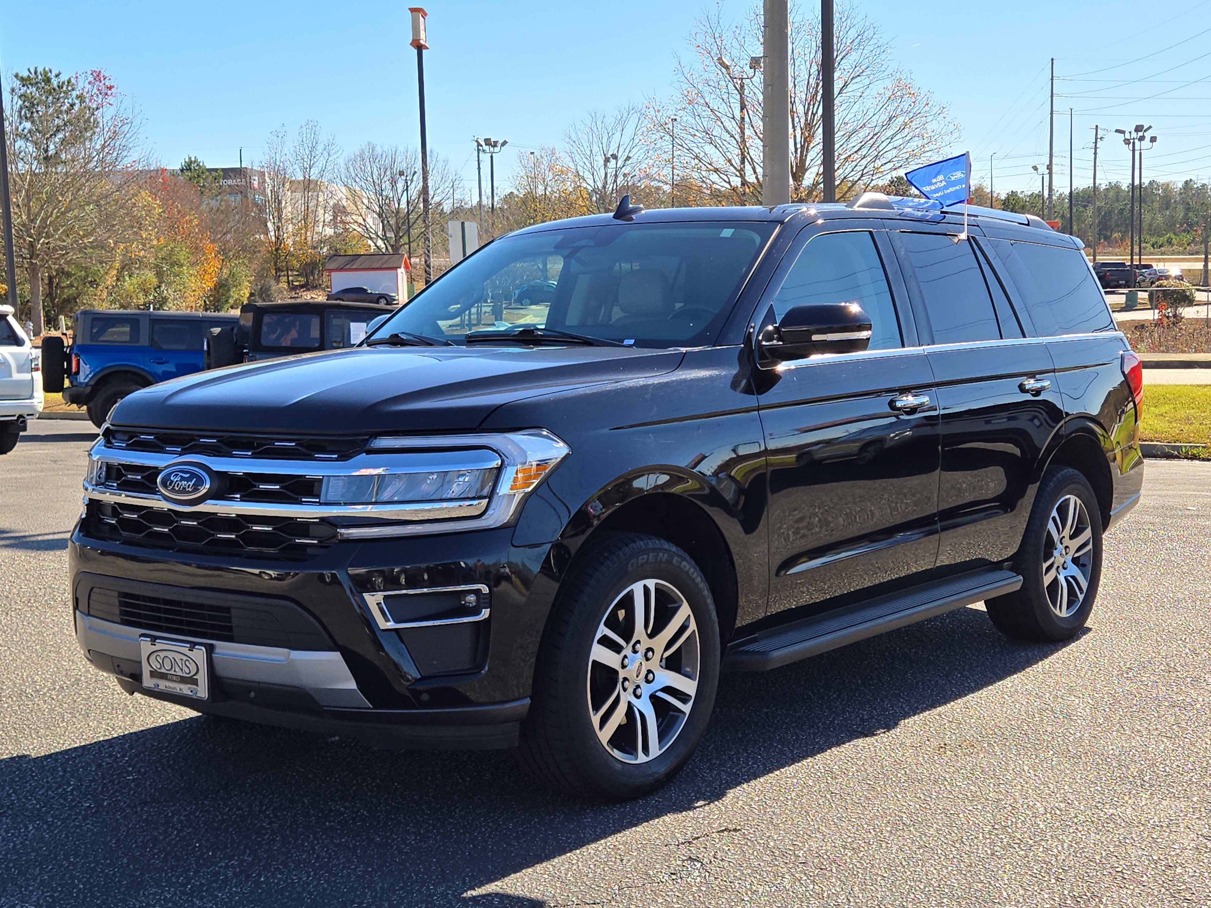 Certified 2024 Ford Expedition Limited image 10