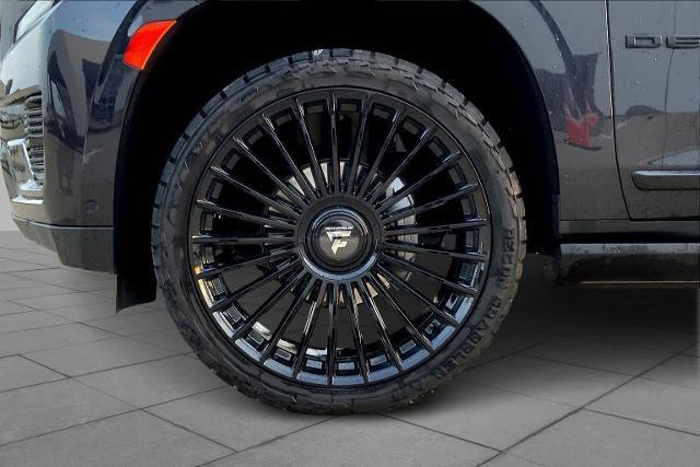 Used 2024 GMC Yukon Denali Ultimate image 12