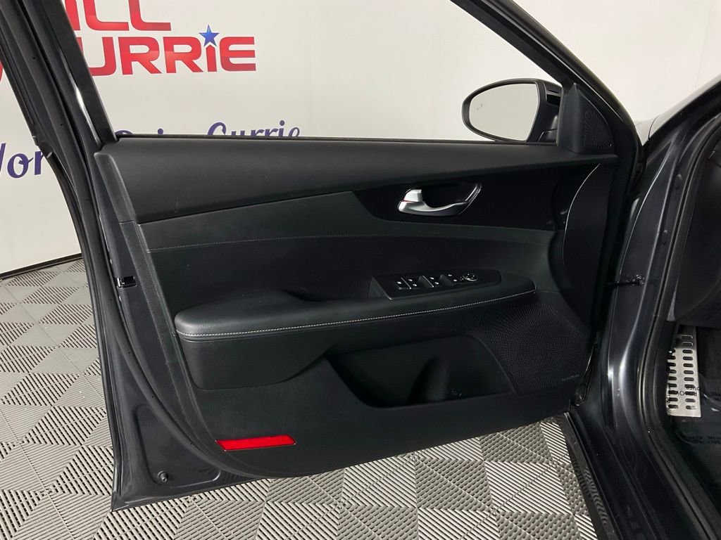 Used 2023 Kia Forte GT-Line w/ GT-Line Premium Package FWD image 12