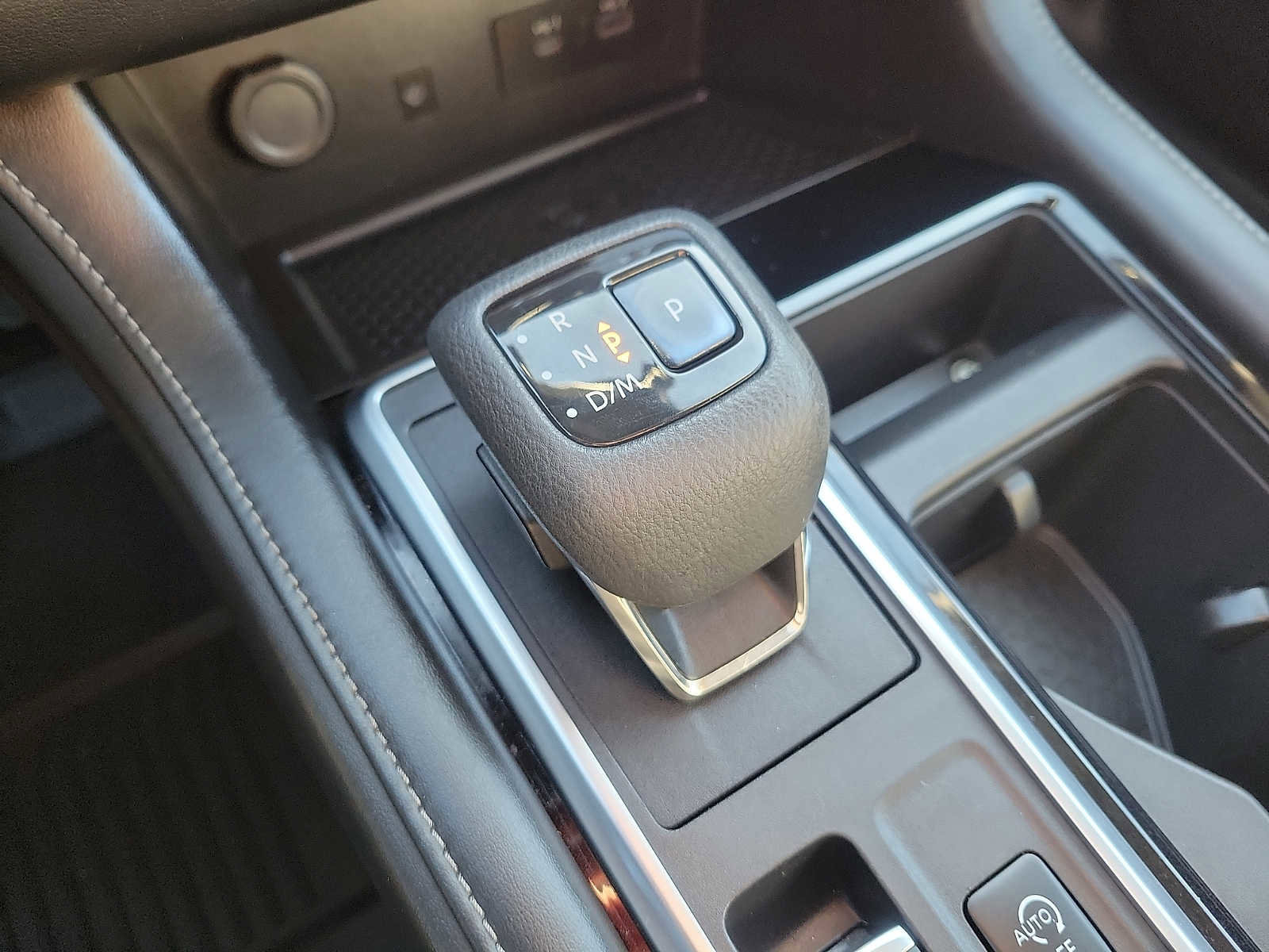 Used 2022 Nissan Pathfinder SL w/ SL Premium Package image 17