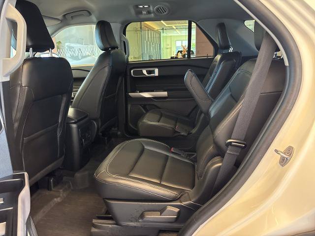 Certified 2023 Ford Explorer XLT w/ Equipment Group 202A RWD image 11