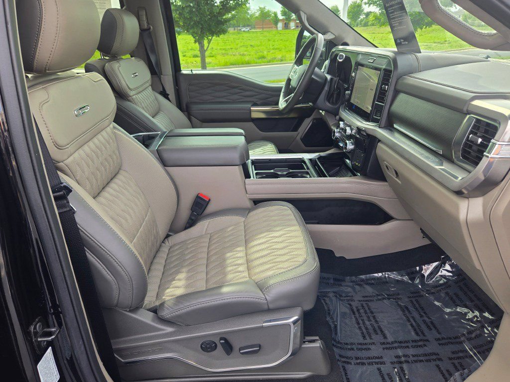 Certified 2025 Ford F450 Platinum w/ Platinum Plus Package AWD/4WD image 8