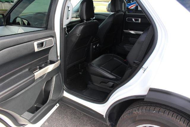 Certified 2022 Ford Explorer XLT w/ Equipment Group 202A image 10