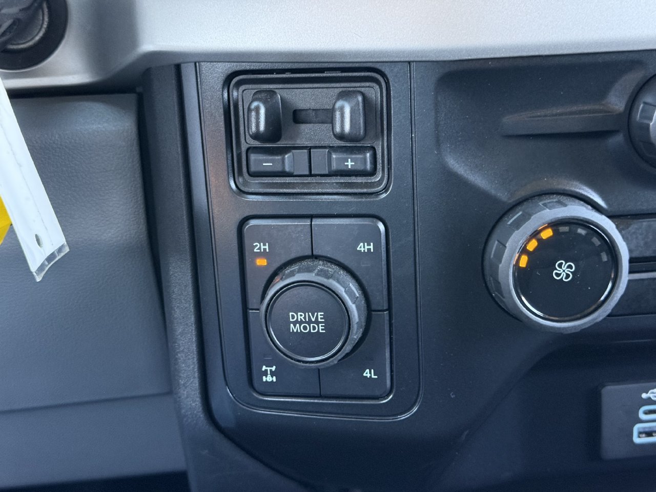 Certified 2025 Ford F250 XL w/ STX Appearance Package AWD/4WD image 18