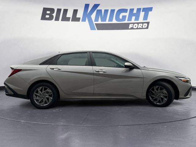 Used 2024 Hyundai Elantra SEL FWD image 6