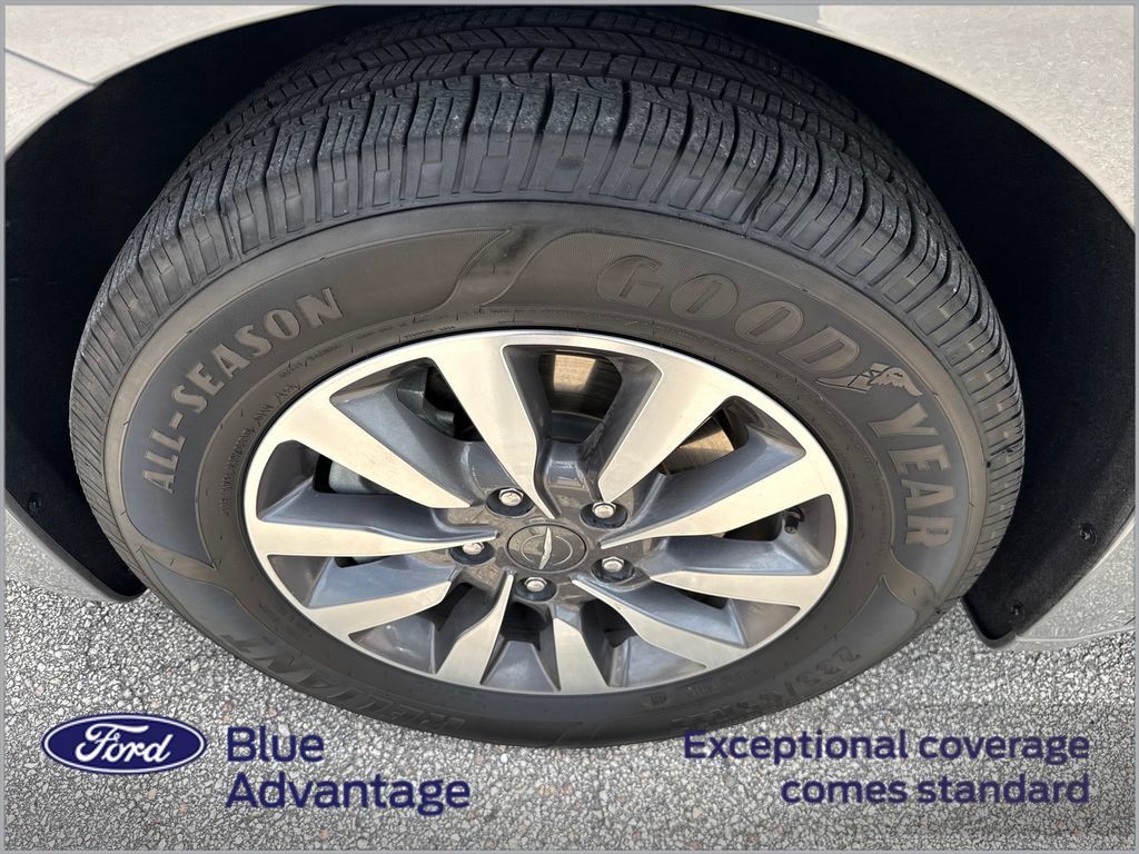 Used 2021 Chrysler Pacifica Touring-L FWD image 12