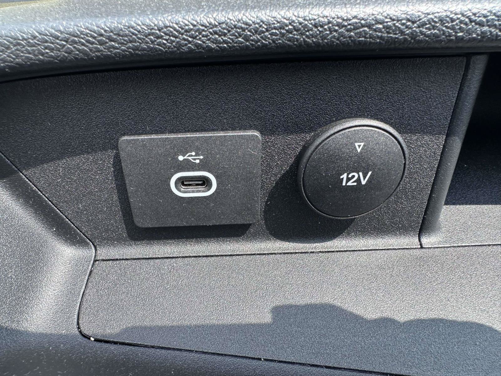 Certified 2025 Ford Transit 350 XLT RWD image 21