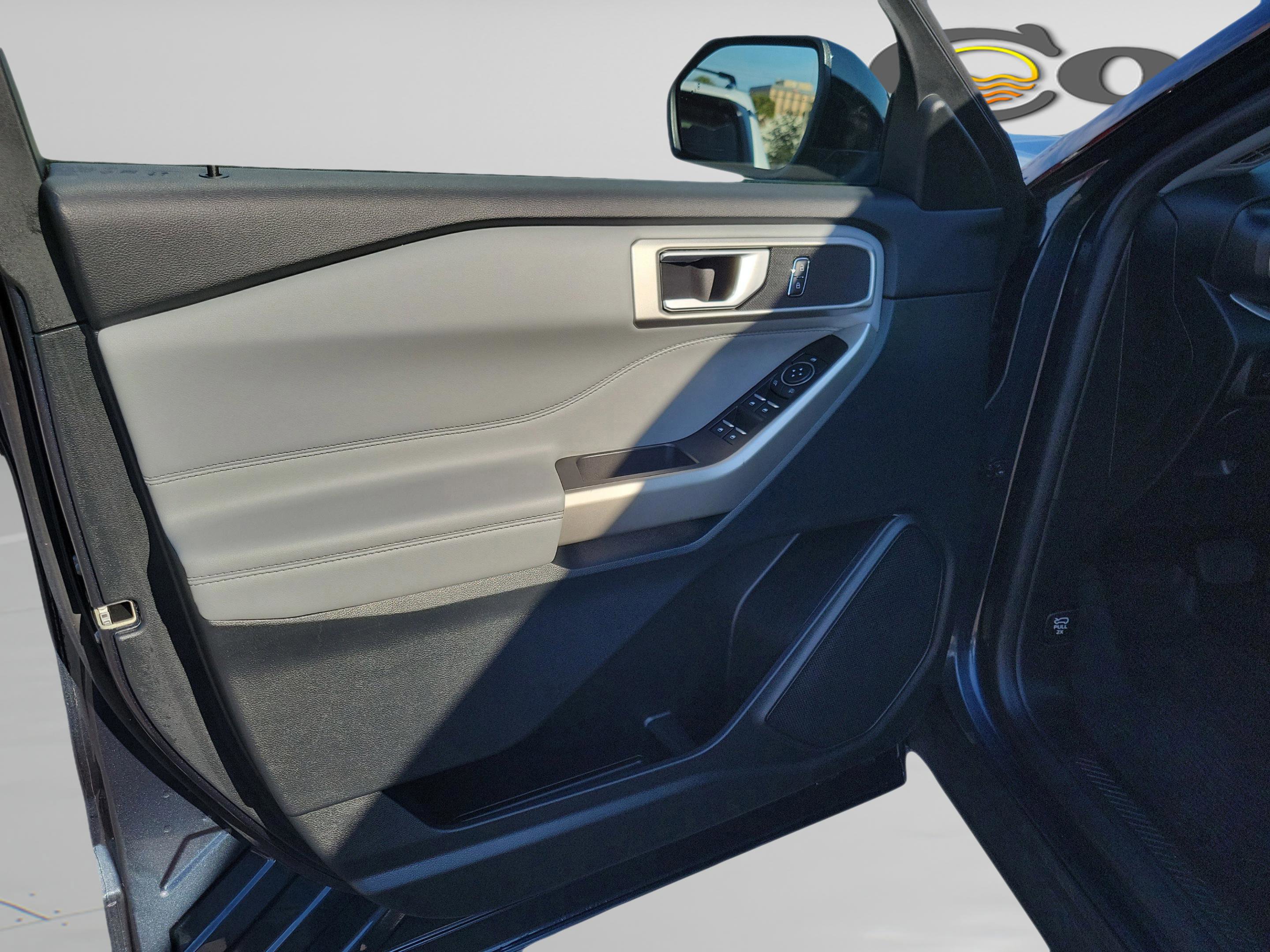 Certified 2023 Ford Explorer XLT w/ Equipment Group 202A image 5