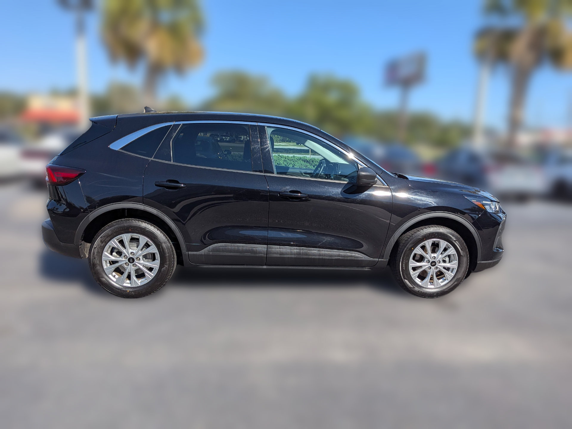 Certified 2024 Ford Escape Active AWD/4WD image 3