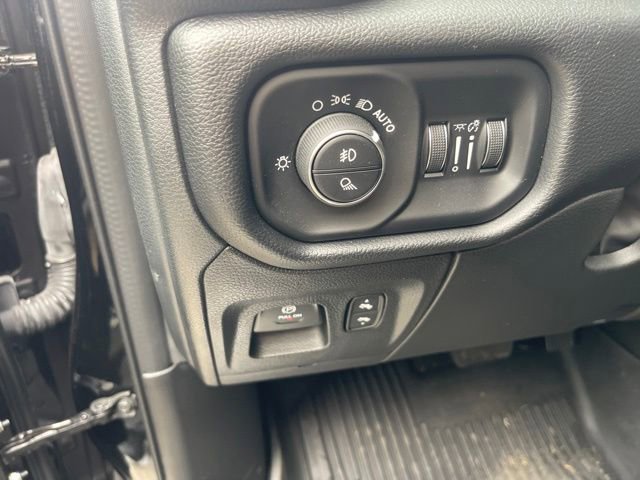 Used 2022 RAM 1500 Laramie AWD/4WD image 18