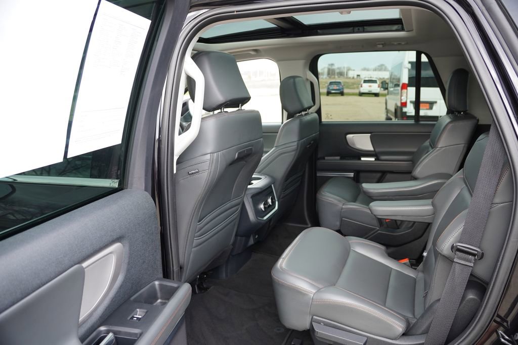 Certified 2025 Ford Expedition Active AWD/4WD image 17