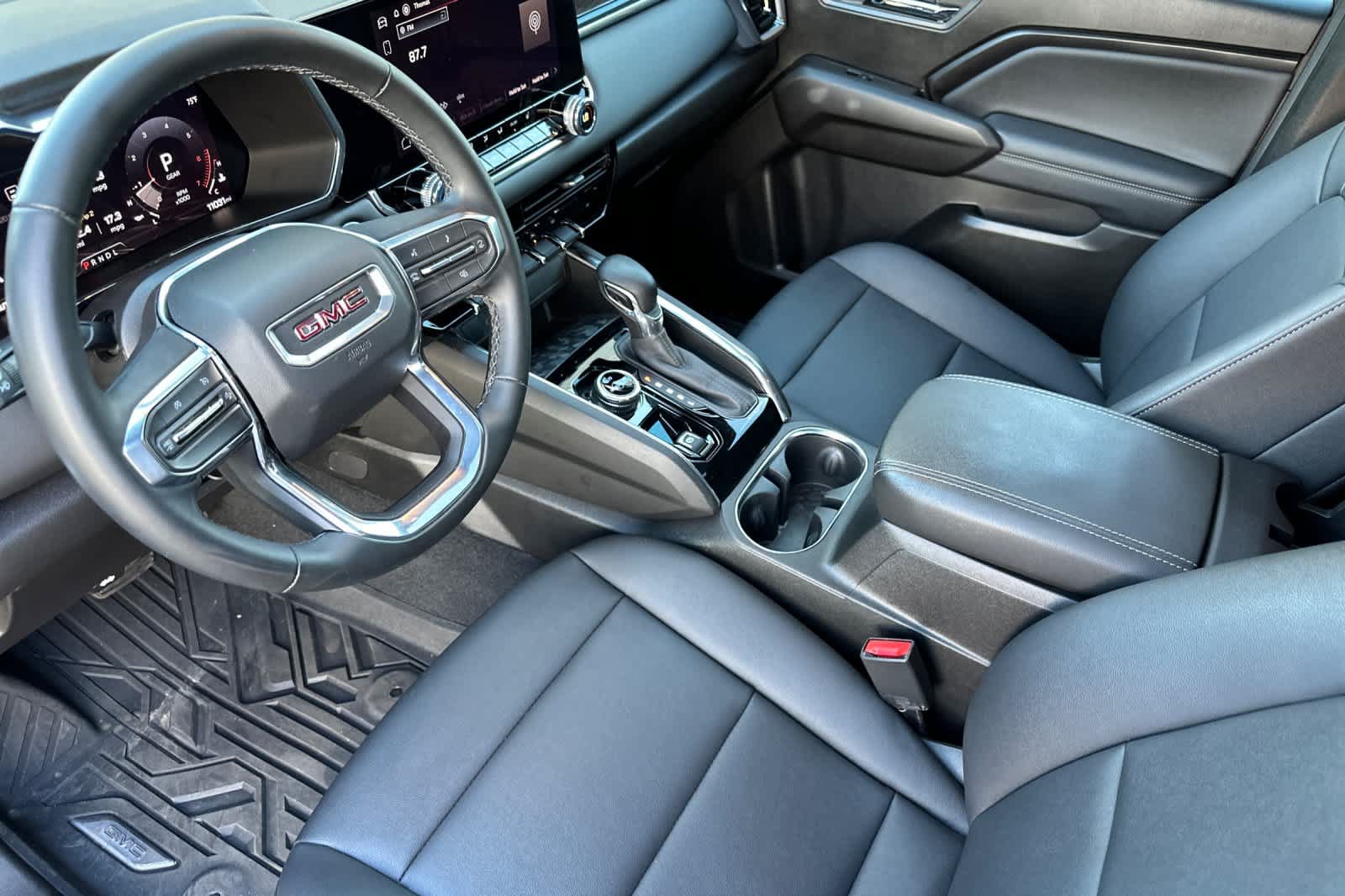 Used 2024 GMC Canyon Elevation w/ Elevation Premium Package AWD/4WD image 11