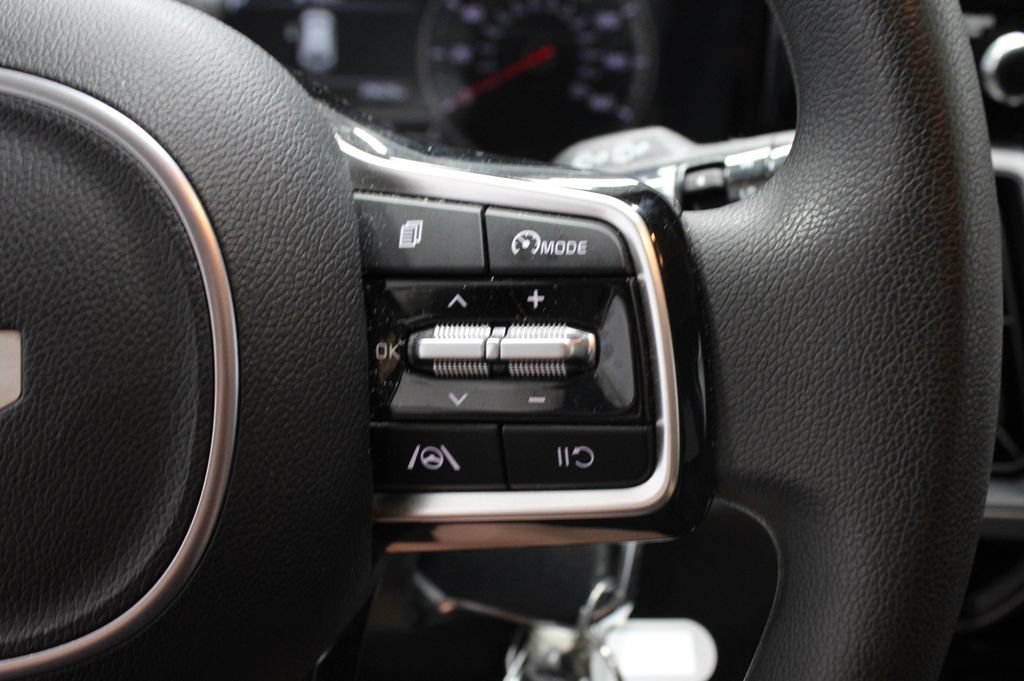 Used 2023 Kia Sorento LX AWD/4WD image 26