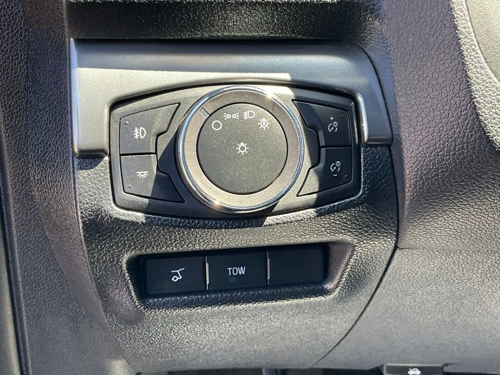 Certified 2019 Ford Explorer XLT w/ Equipment Group 202A image 15