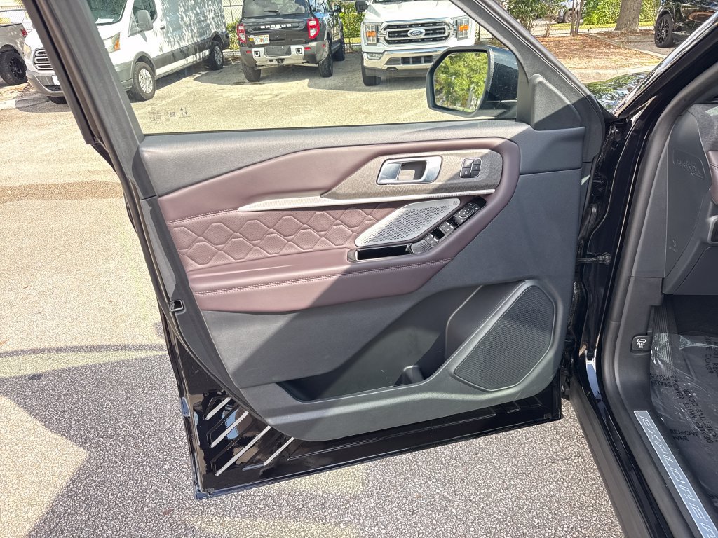 Certified 2025 Ford Explorer Platinum w/ Ultimate Package RWD image 15