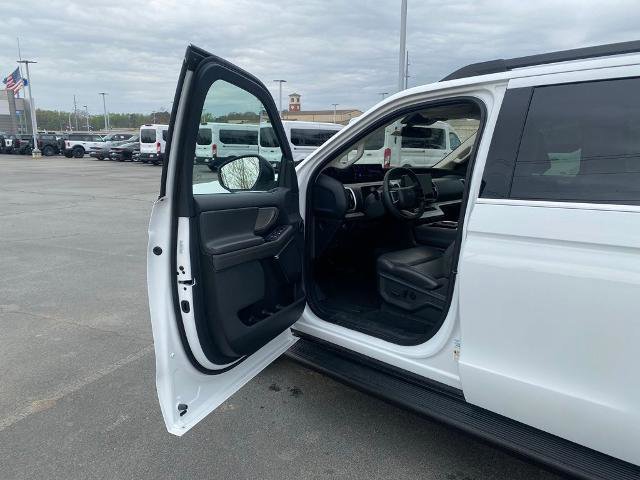 Certified 2025 Ford Expedition Active AWD/4WD image 10