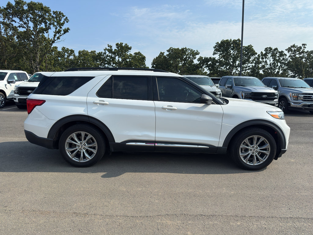Certified 2020 Ford Explorer XLT w/ Equipment Group 202A RWD image 4
