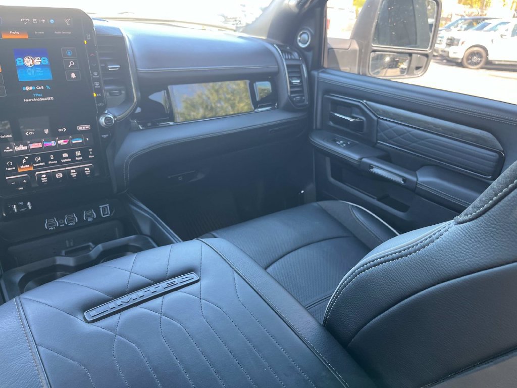 Used 2025 RAM 3500 Limited AWD/4WD image 20