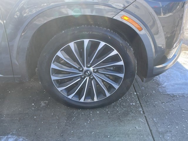 Used 2023 Hyundai Palisade Calligraphy image 11